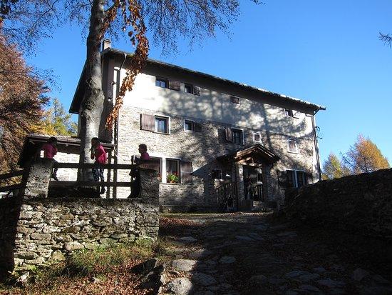 Rifugio Cai Roccoli Lorla